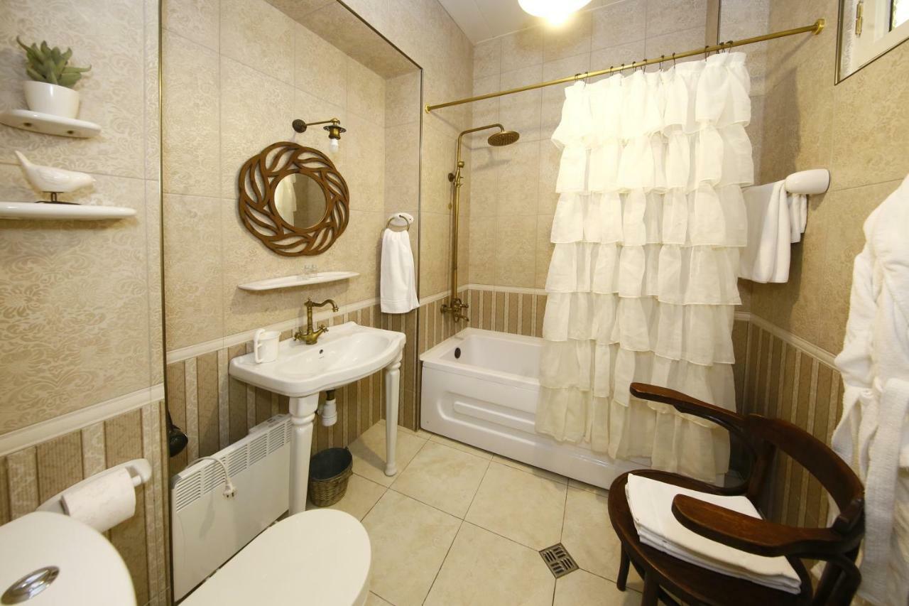 Bloom Boutique Hotel Tbilisi ภายนอก รูปภาพ